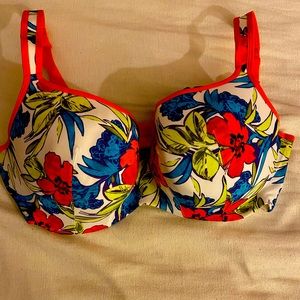 New Women’s Cacique Bra. 42DD